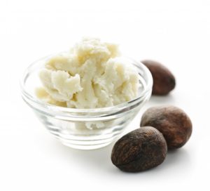shea-nuts-and-butter-close-up